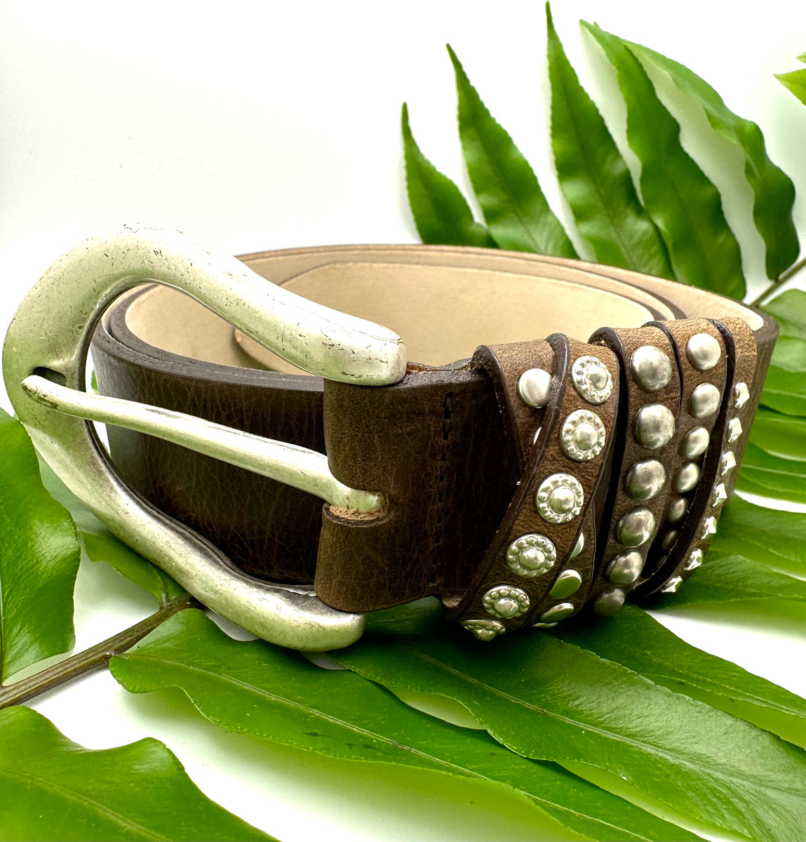 Studded Keepers Belt – THEKLOSETKOUTURE.COM display picture 1